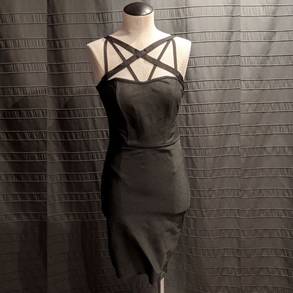 Le Chateau Bodycon Bandage Dress Strappy Neckline